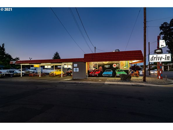 1270 W Harvard Ave, Roseburg, OR 97471